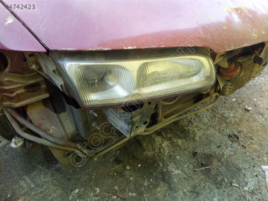 Mazda 626 sağ ön far