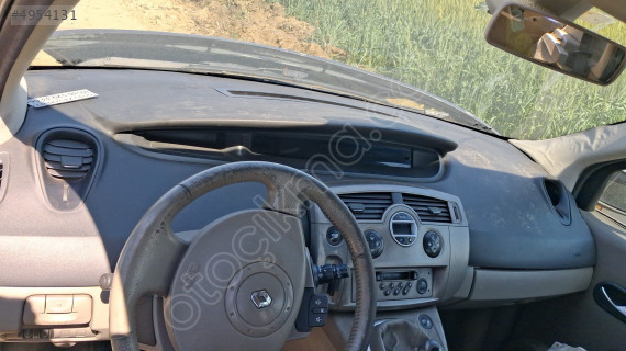 RENAULT SCENİC 2 GÖĞÜSLÜK ÇIKMA