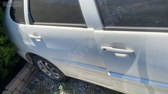Volkswagen Polo sağ arka kapı