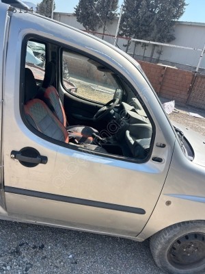 Doblo sağ ön kapı
