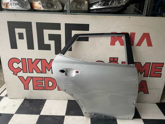 kia stonic çıkma sağ arka kapı
