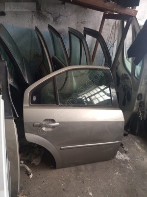 FORD MONDEO SAĞ ARKA KAPI