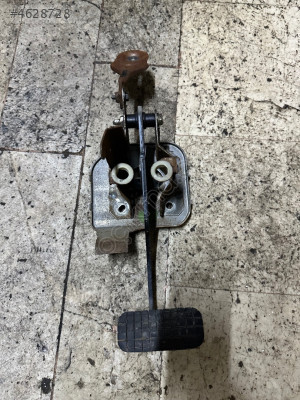 Peugeot 206 gaz pedalı