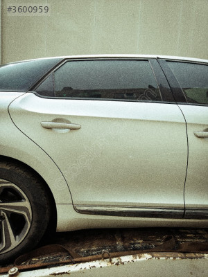 Ds 5 sağ arka kapı