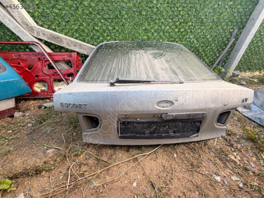 Ford escort bagaj kapağı