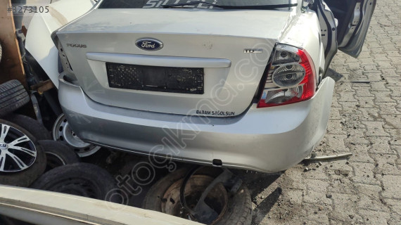 ford focus 2 çıkma bagaj kapağı