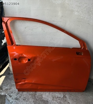 RENAULT CLİO 5  SAĞ ÖN KAPI