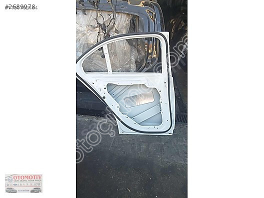 MERCEDES C SERİSİ 205 KASA BEYAZ SOL ARKA KAPI ORJİNAL