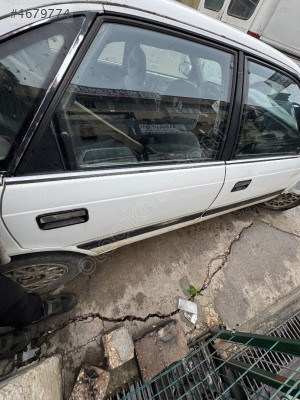 Mazda 626 sağ arka kapı