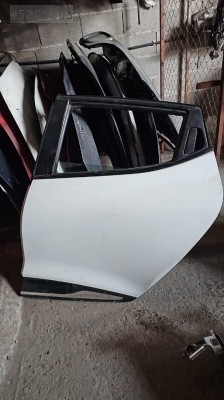 Renault Clio 4 sol arka kapı