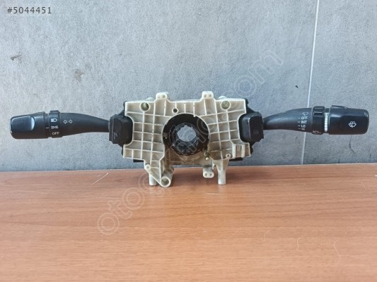 Hyundai Accent Millenium Kasa Orjinal Sinyal Kolu