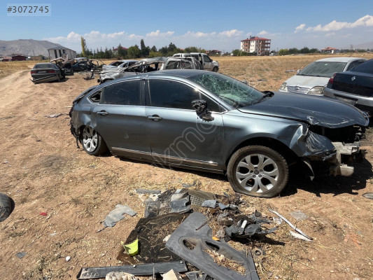 Citroen C5. Sağ arka kapı
