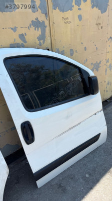 Fiat Fiorino Sağ Ön Kapı