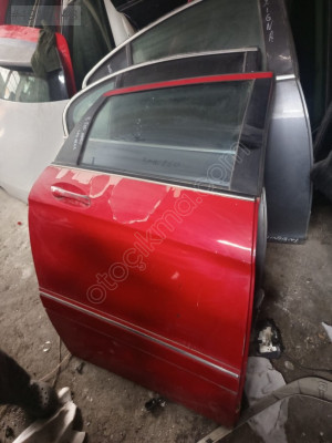 MERCEDES B200 SAĞ ARKA KAPI