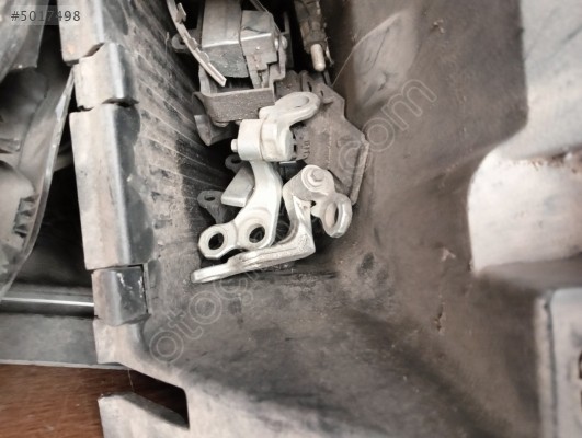Ford Focus 2 kapı menteşesi