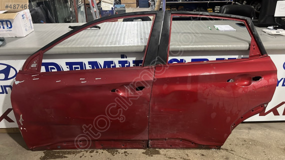 HYUNDAİ KONA SOL ÖN VE ARKA KAPI