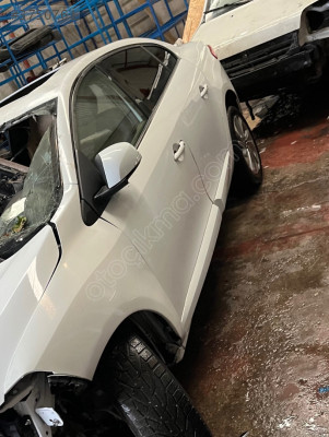 Renault Fluance sol arka kapı dolu çıkma orijinal