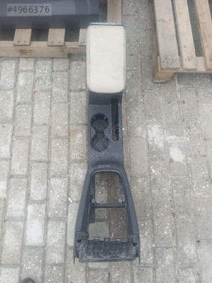 VOLKSWAGEN JETTA ORTA KONSOL CİKMA