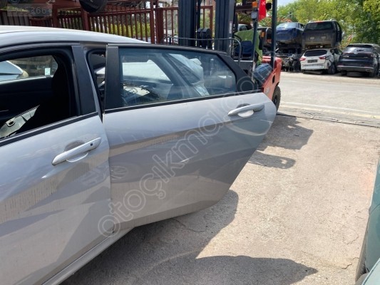 2026 Hyundai Elantra Sol Arka Kapı