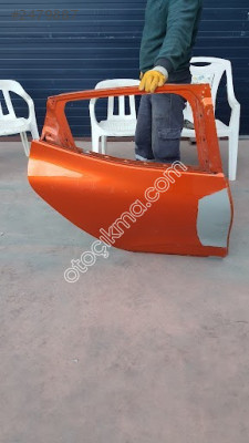 RENAULT CLİO 5 SAĞ ARKA KAPI
