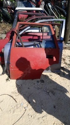 Suzuki Swift sol arka kapı