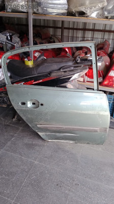 Renault Megane2 sedan sağ arka kapı orijinal
