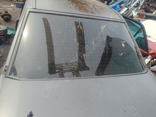 Mercedes E190 arka cam