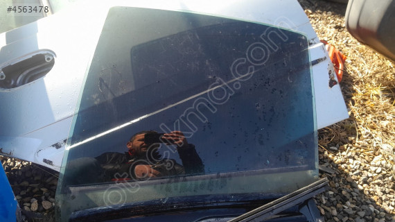 Megane 1 sol arka kapı camı