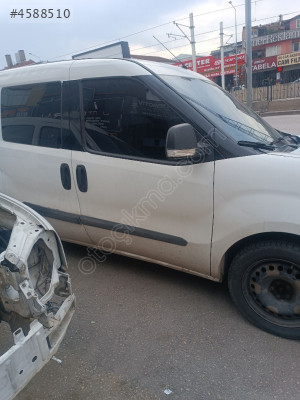 FİAT DOBLO SAĞ ÖN KAPI