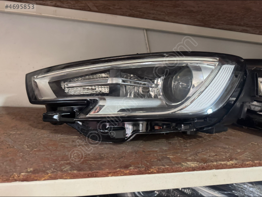 AUDİ A3 SOL FAR
