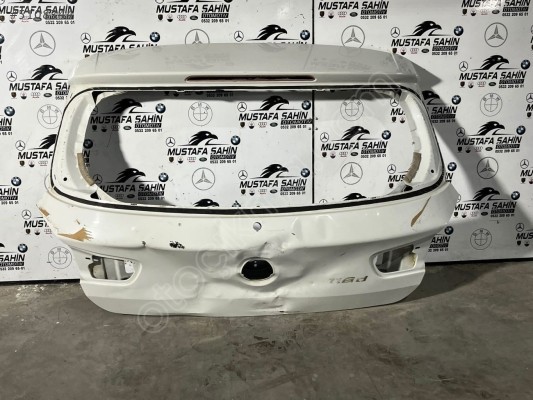 BMW 1 Serisi   Bagaj Kapağı