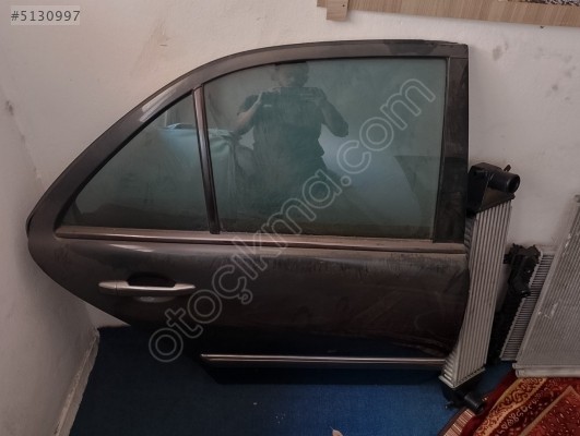 Mercedes e220 sağ arka kapı