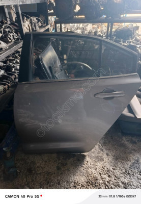 TOYOTA COROLLA SOL ARKA KAPI HATASIZ OTO FEDAİ