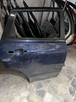 Nissan Qashqai J10 Sağ Arka Kapı