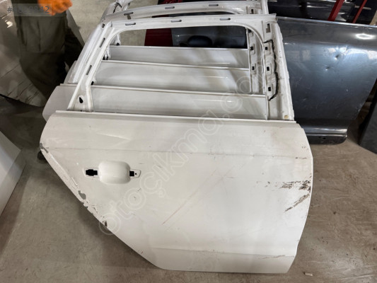 AUDİ A3 HB 2013-20 ÇIKMA ORİJİNAL SAĞ ARKA KAPI BD2