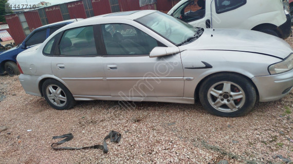 Vectra B sağ sol ön çamurluk
