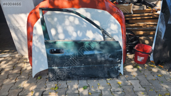 Toyota Corolla sağ ön kapı çıkma orjinal