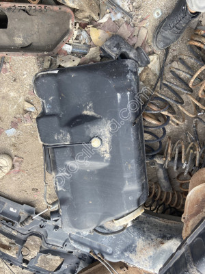 Chrysler neon yakıt deposu