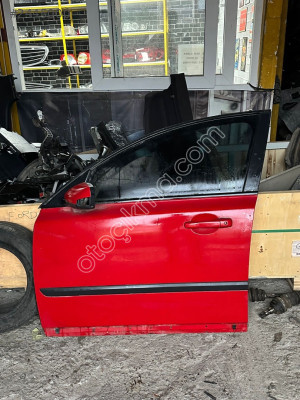 Volvo s40 sol ön kapı orijinal kırmızı