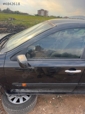 Renault Laguna2 sol ön kapı