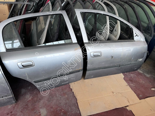 Opel astra sağ ön kapı