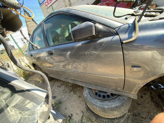 Volvo s40 hatasız sağ ön kapı