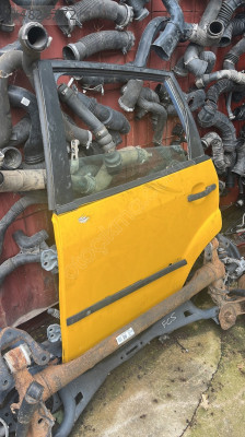 FORD FİESTA SOL ARKA KAPI