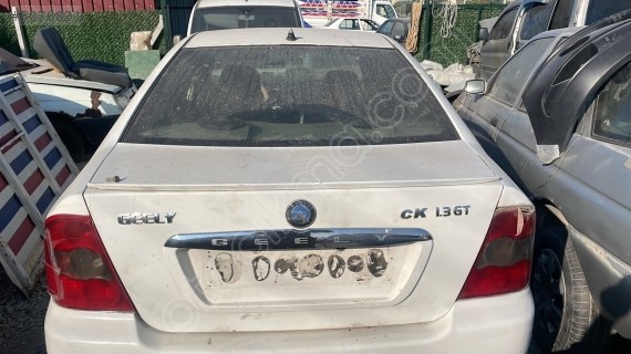 Geely Echo sol stop