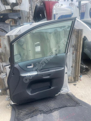 Mazda premacy orjınal çıkma sağ ön kapı