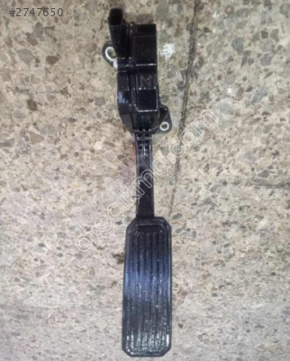 Toyota Corolla gaz pedalı