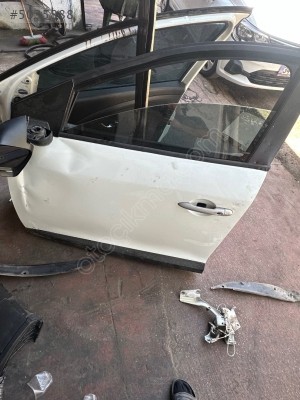 Renault megane 3 beyaz sağ ön kapı