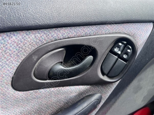 Ford Mondeo sol ön kapı çerçevesi