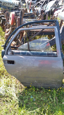 Daihatsu Applause sağ arka kapı çıkma