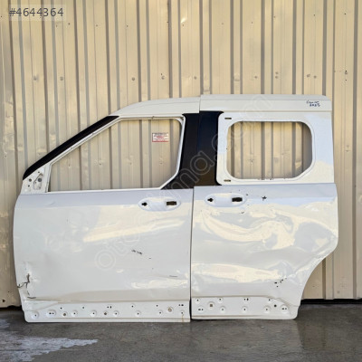 Ford tourneo Courier sol ön kapı 24-26